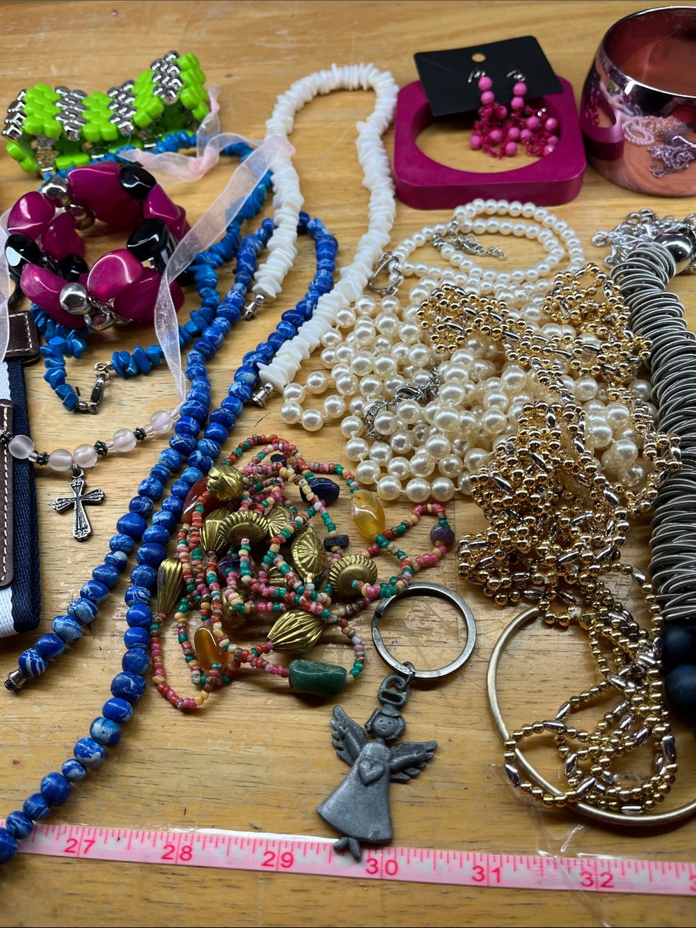 Scrap jewelry lot, lot 0517A, 4.36 lbs - Picture 10 of 11
